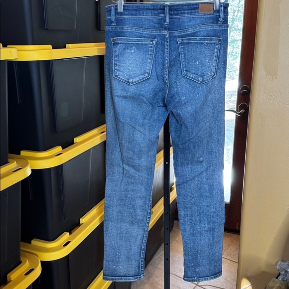 Judy Blue Dark Wash Mid Rise Distressed Blue Jeans Size Medium 29.5” Waist 7/28 - Picture 14 of 16